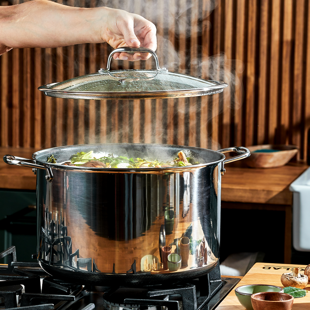 Hybrid Stock Pot with Lid, 12-Qt • HexClad