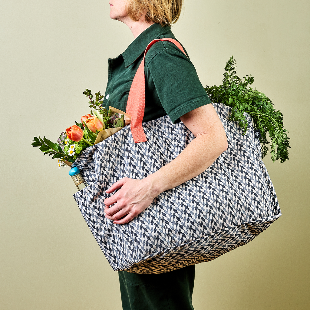 The Everything Everywhere Bag (Chevron-Slate) • HexClad