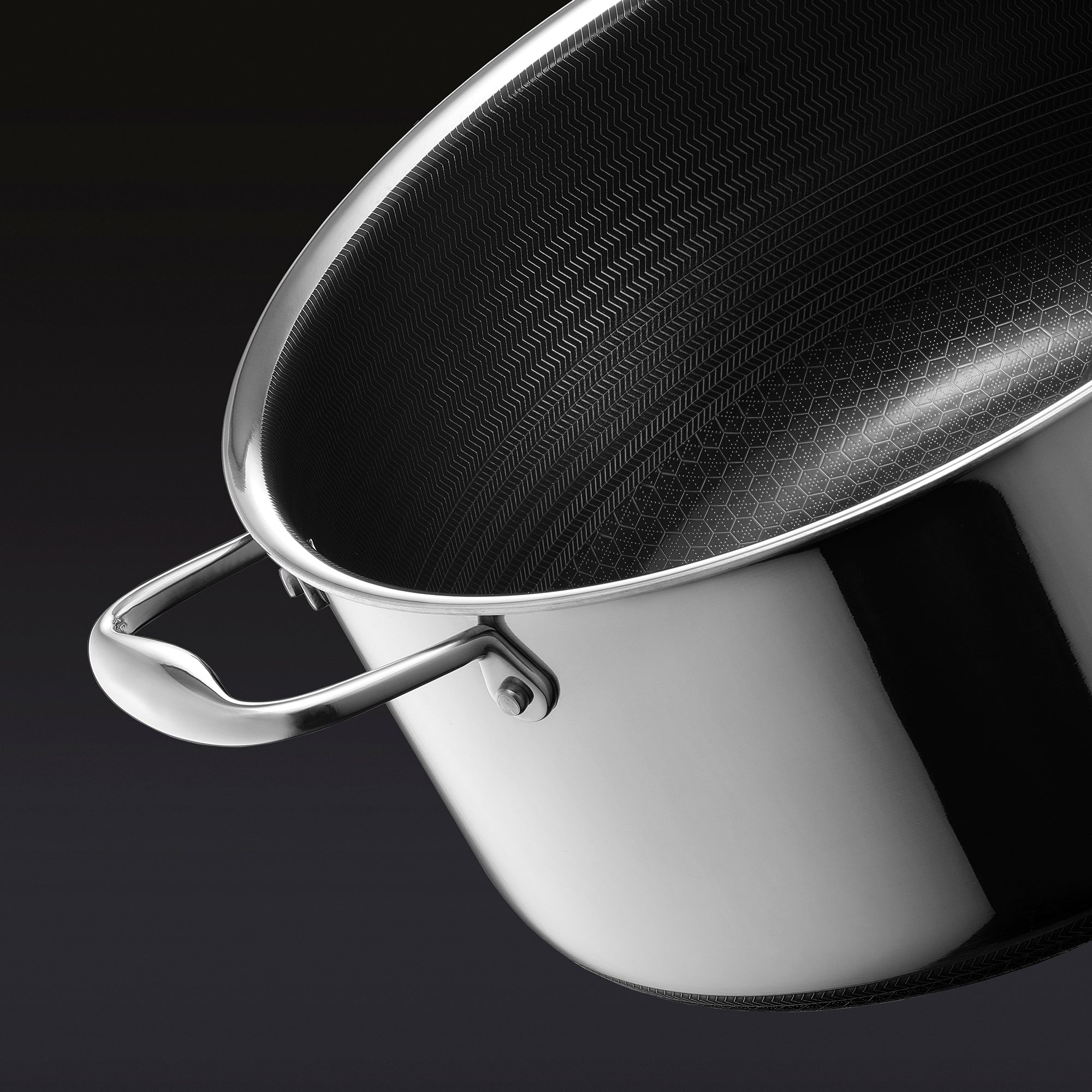 Hybrid Oval Dutch Oven, 6.5-Qt • HexClad