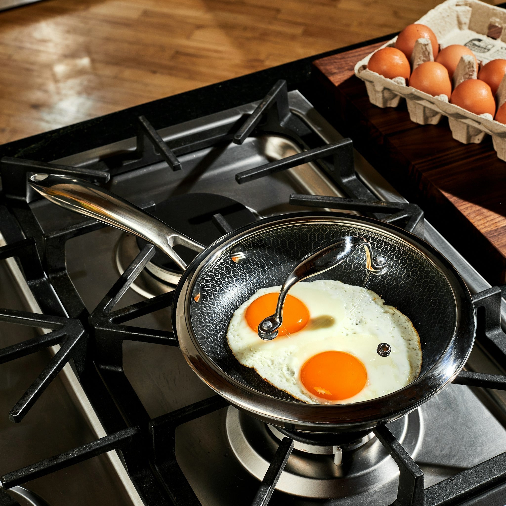 Hybrid Fry Pan with Lid, 8" • HexClad