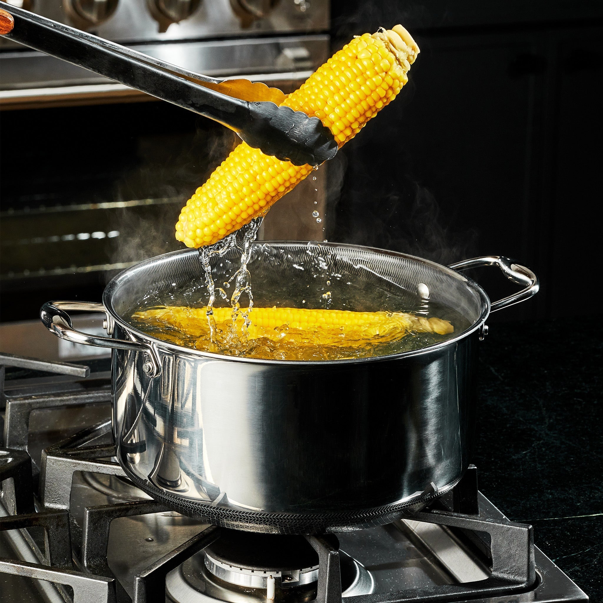 Hybrid Stock Pot With Lid, 8-Qt • HexClad
