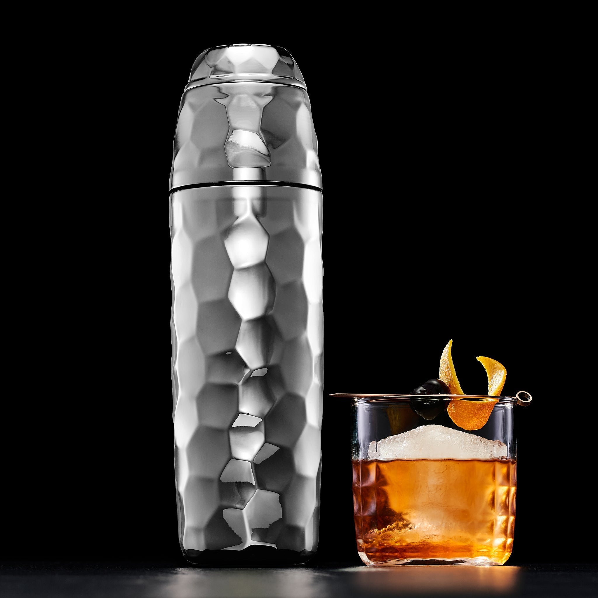 Cocktail Shaker, 25 oz (Chrome) • HexClad