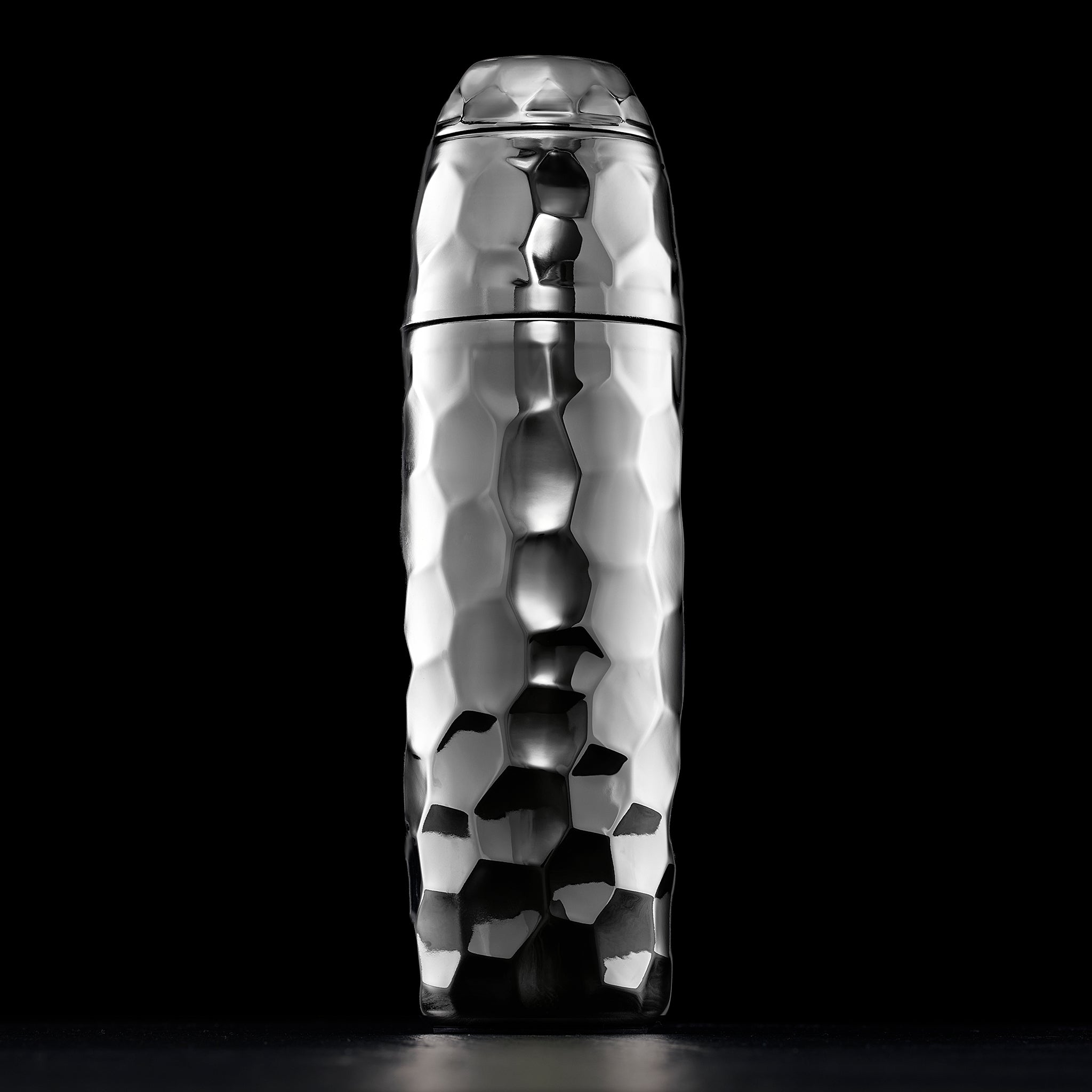 Cocktail Shaker, 25 oz (Chrome) • HexClad