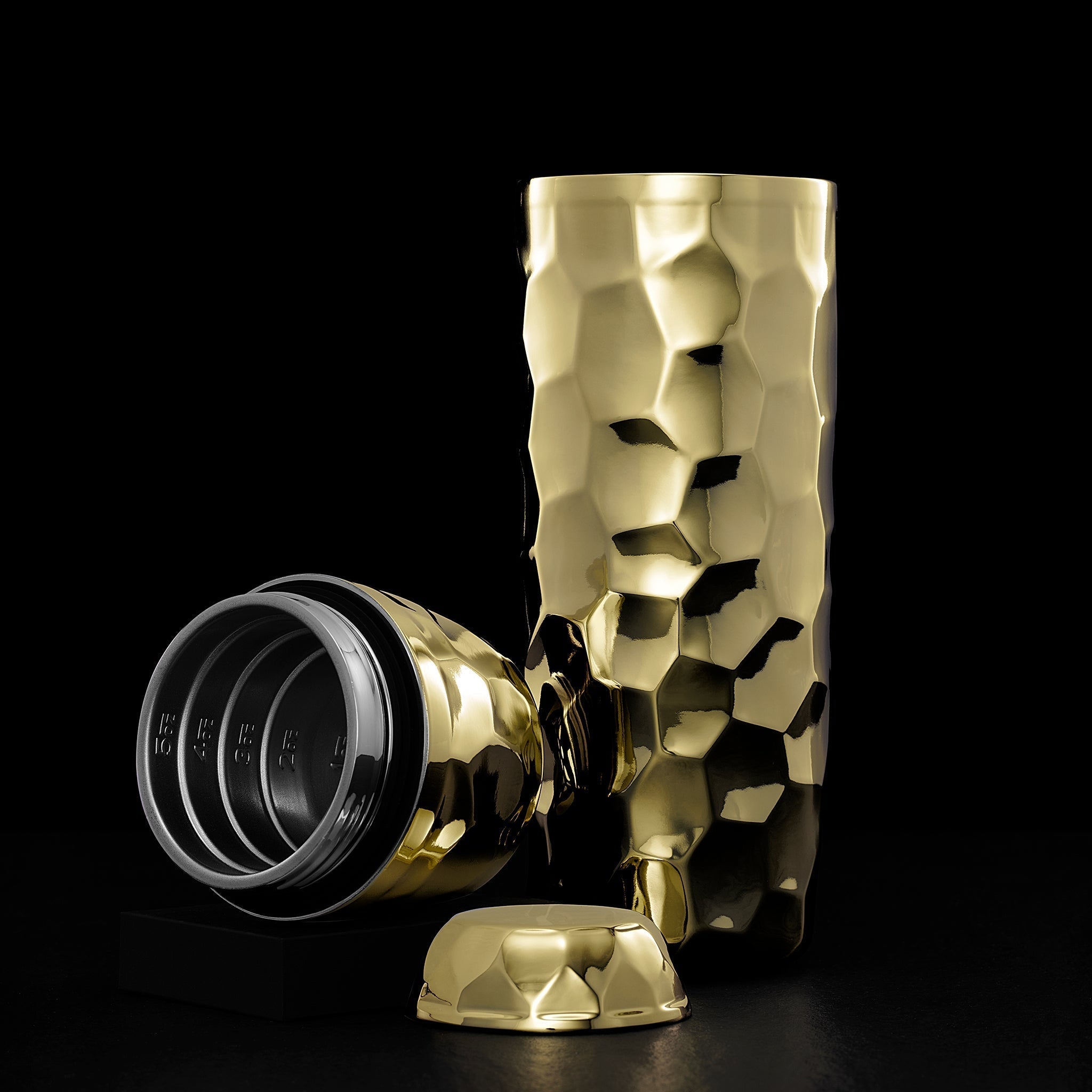 Cocktail Shaker, 25 oz (Gold) • HexClad