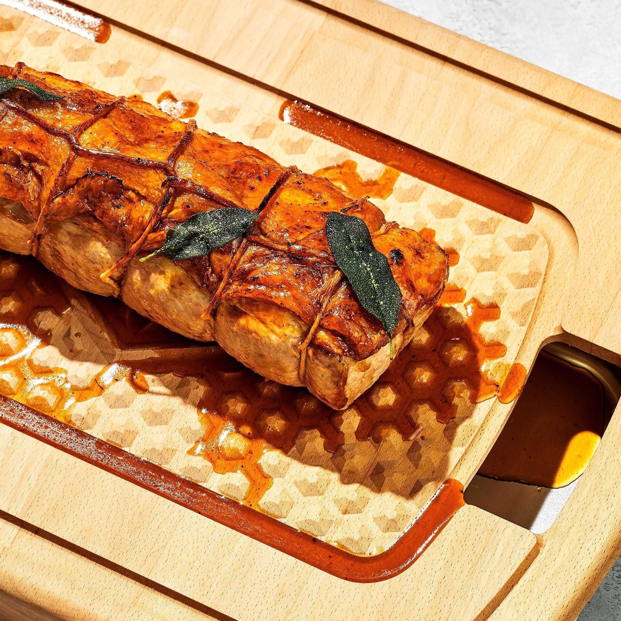 Hybrid Carving & Cutting Board • HexClad