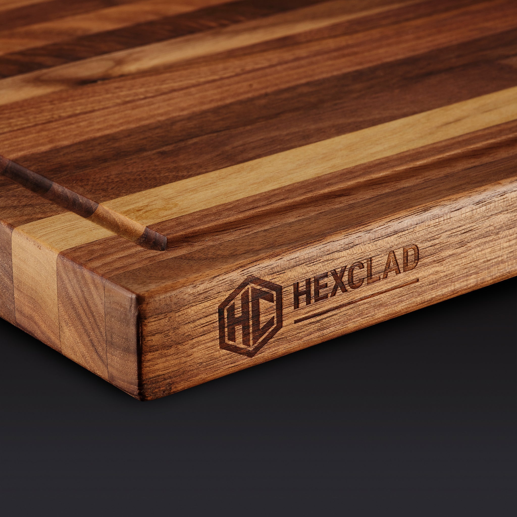 Walnut Cutting Board, Medium • HexClad