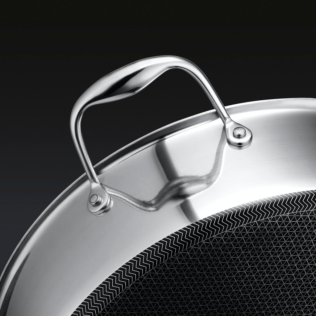 Hybrid Deep Sauté Pan/Chicken Fryer with Lid, 7-Qt • HexClad