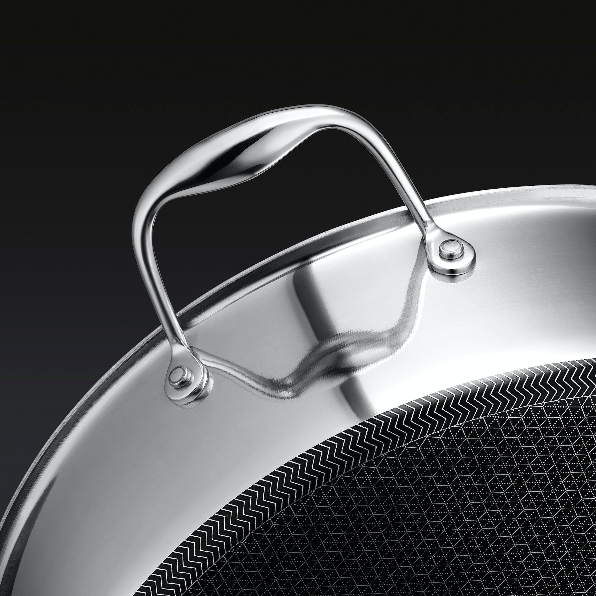 Hybrid Deep Sauté Pan/Chicken Fryer with Lid, 7-Qt • HexClad