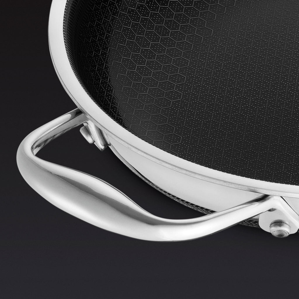 Hybrid Oval Roasting Pan, 9” x 12.5” • HexClad